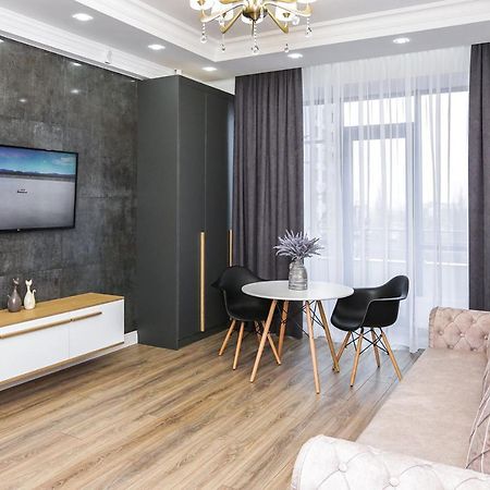 Double Skyhouse Exclusive Apartments Кишинев Екстериор снимка