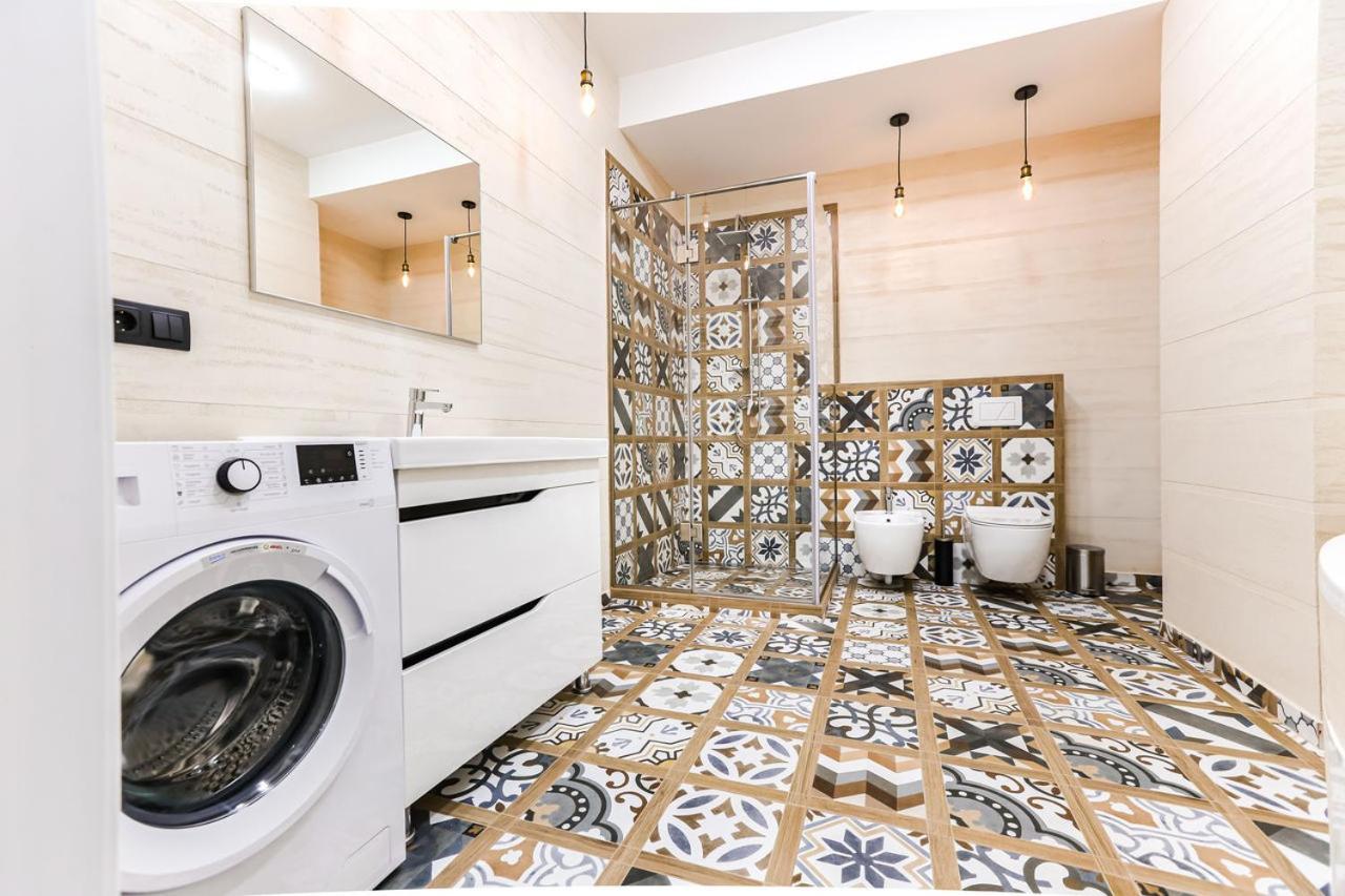 Double Skyhouse Exclusive Apartments Кишинев Екстериор снимка
