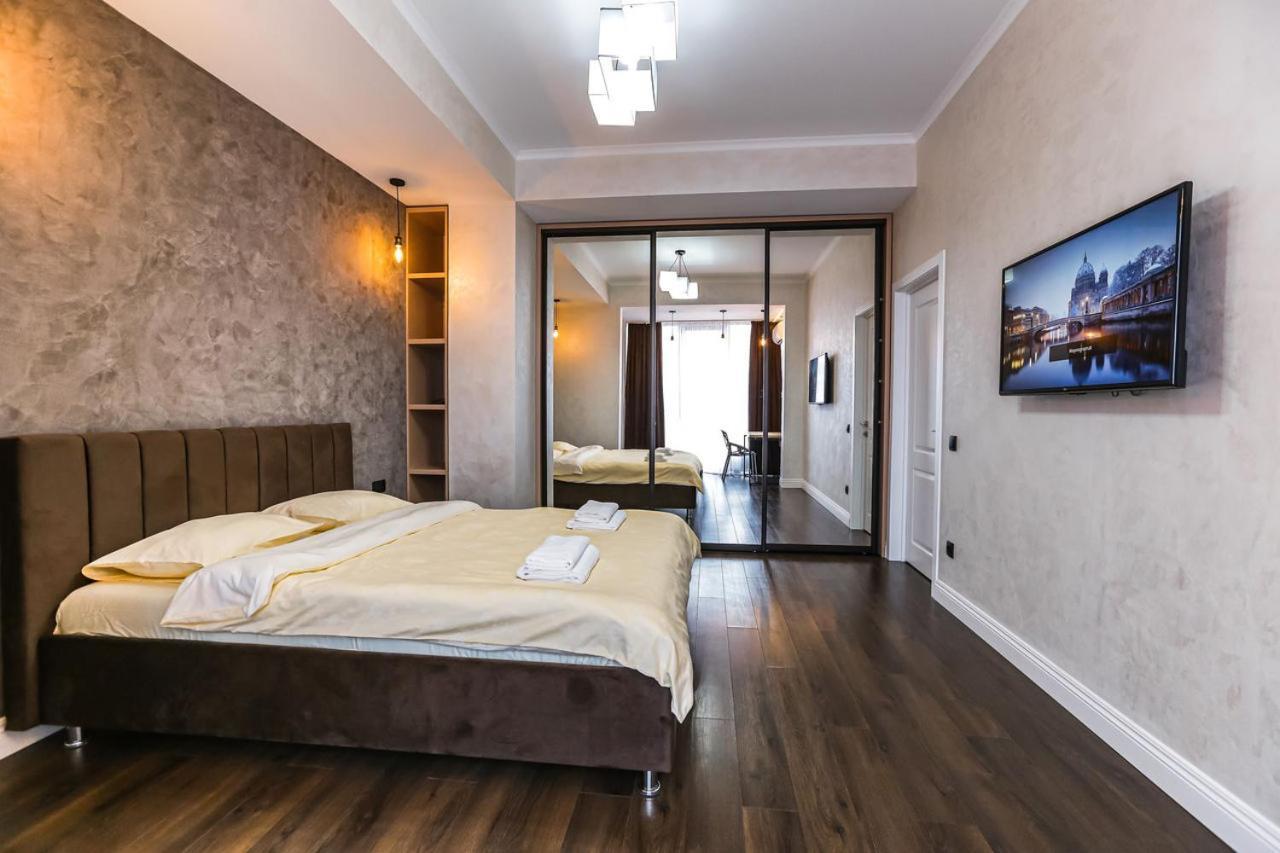 Double Skyhouse Exclusive Apartments Кишинев Екстериор снимка