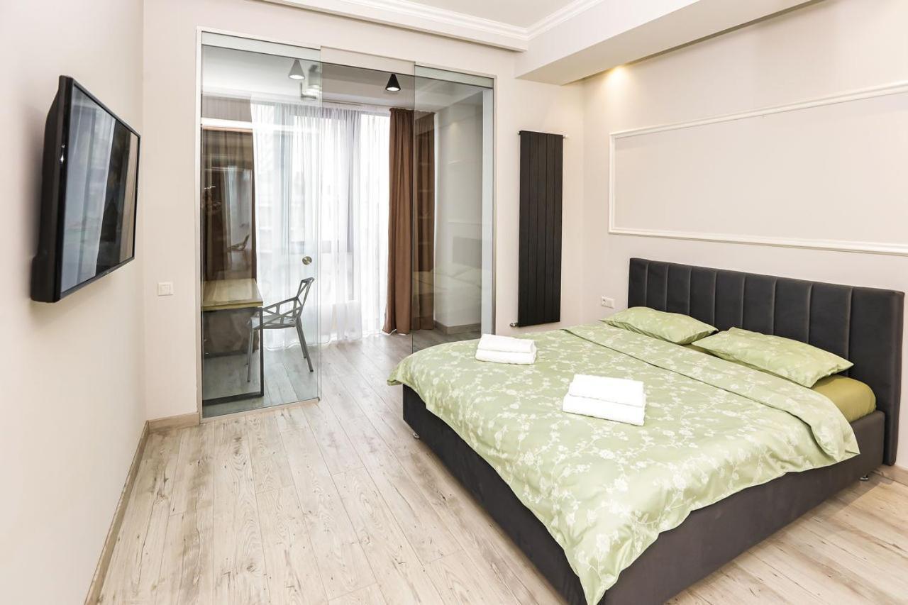 Double Skyhouse Exclusive Apartments Кишинев Екстериор снимка