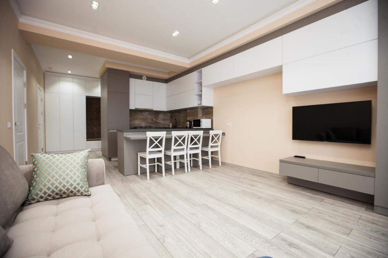 Double Skyhouse Exclusive Apartments Кишинев Екстериор снимка