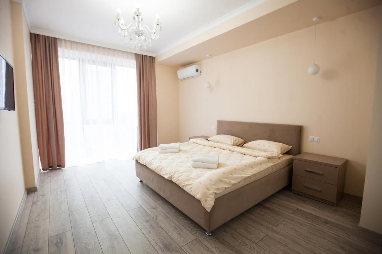 Double Skyhouse Exclusive Apartments Кишинев Екстериор снимка