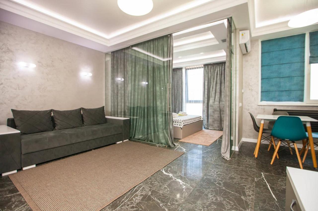 Double Skyhouse Exclusive Apartments Кишинев Екстериор снимка