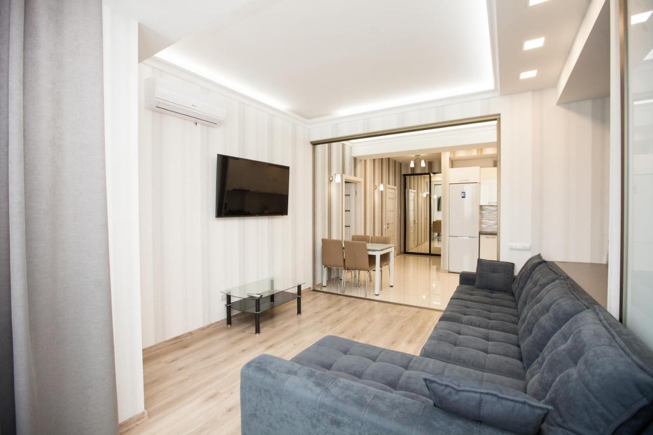 Double Skyhouse Exclusive Apartments Кишинев Екстериор снимка