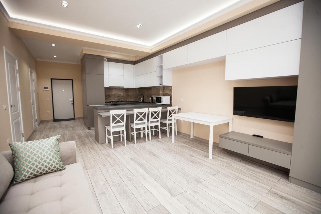 Double Skyhouse Exclusive Apartments Кишинев Екстериор снимка